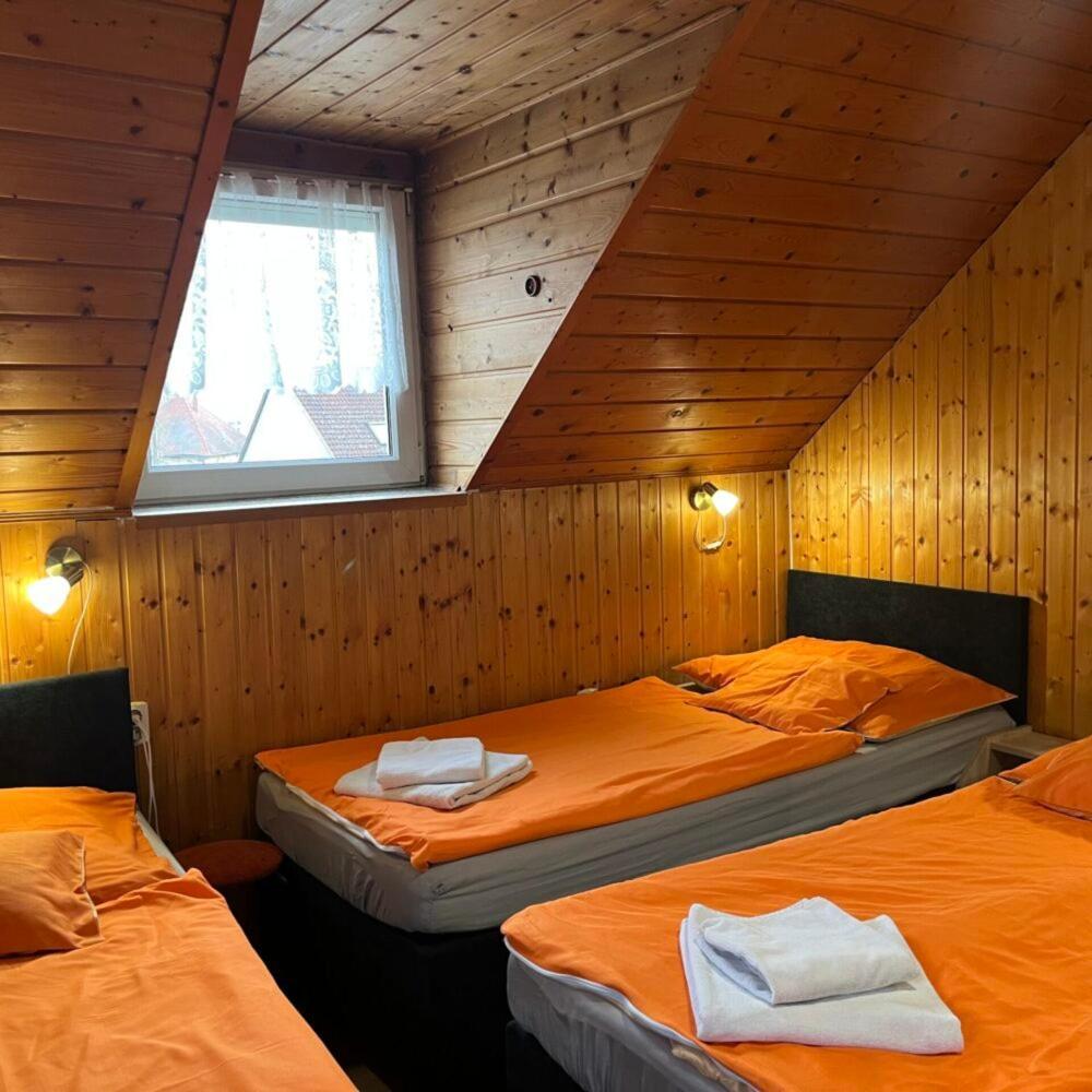SzigetvárLenzl'S Panzio住宿加早餐旅馆 外观 照片