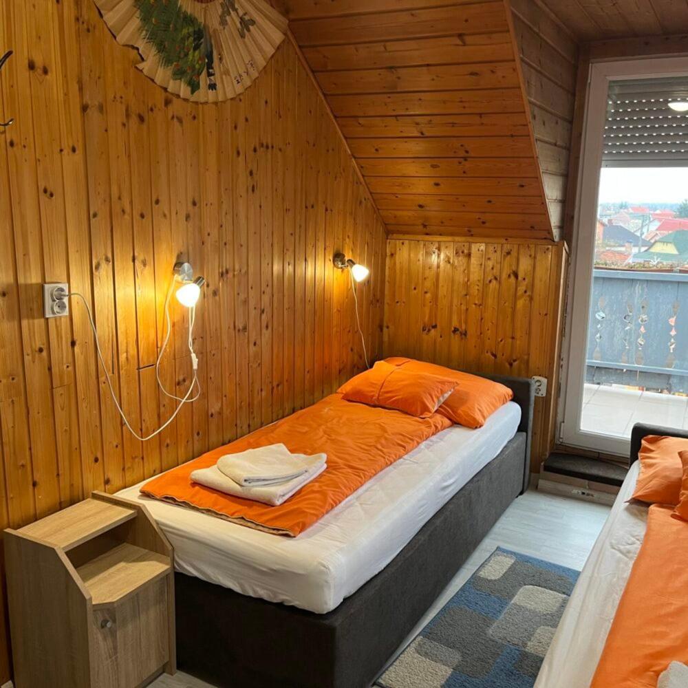 SzigetvárLenzl'S Panzio住宿加早餐旅馆 外观 照片