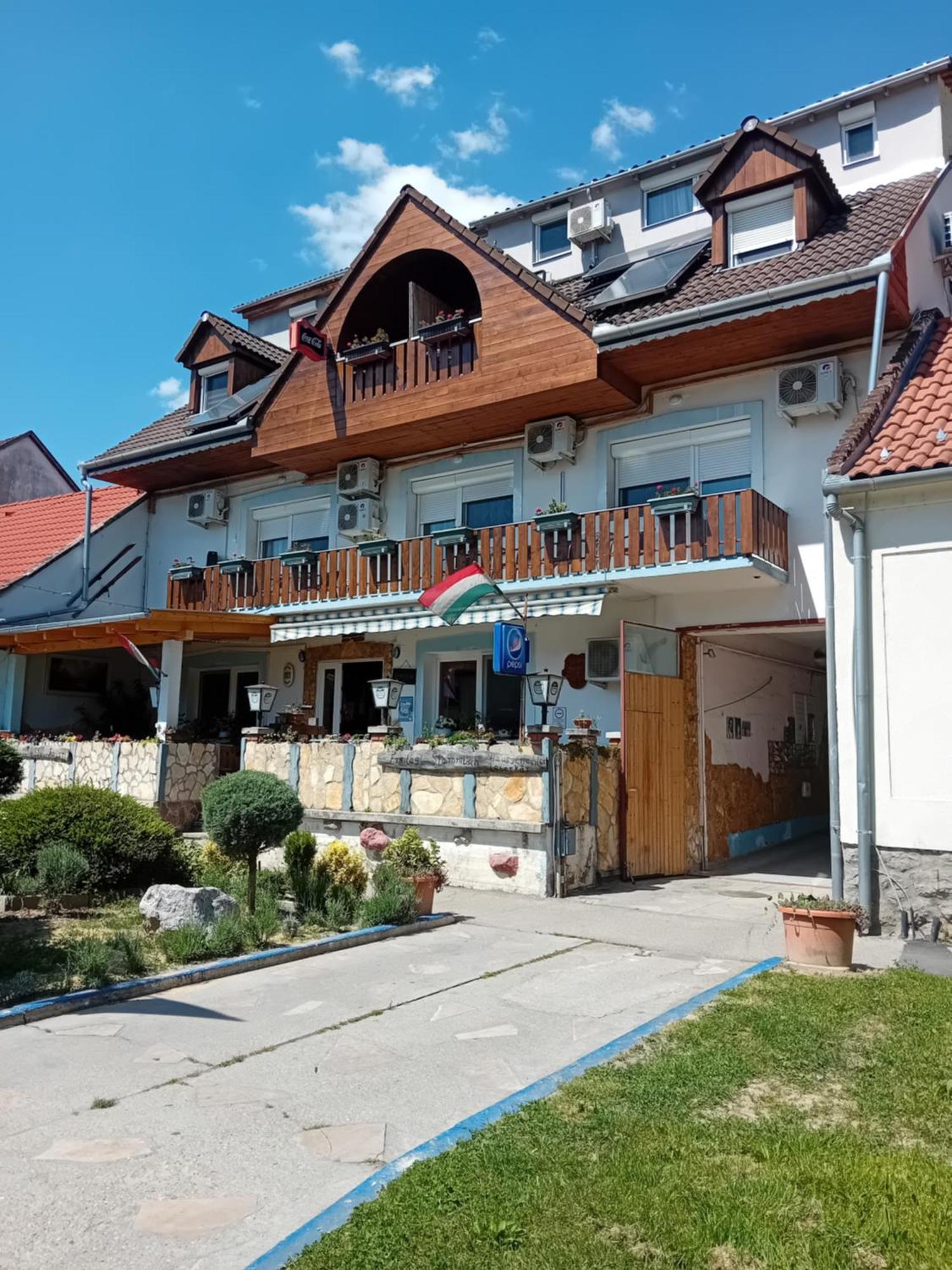 SzigetvárLenzl'S Panzio住宿加早餐旅馆 外观 照片
